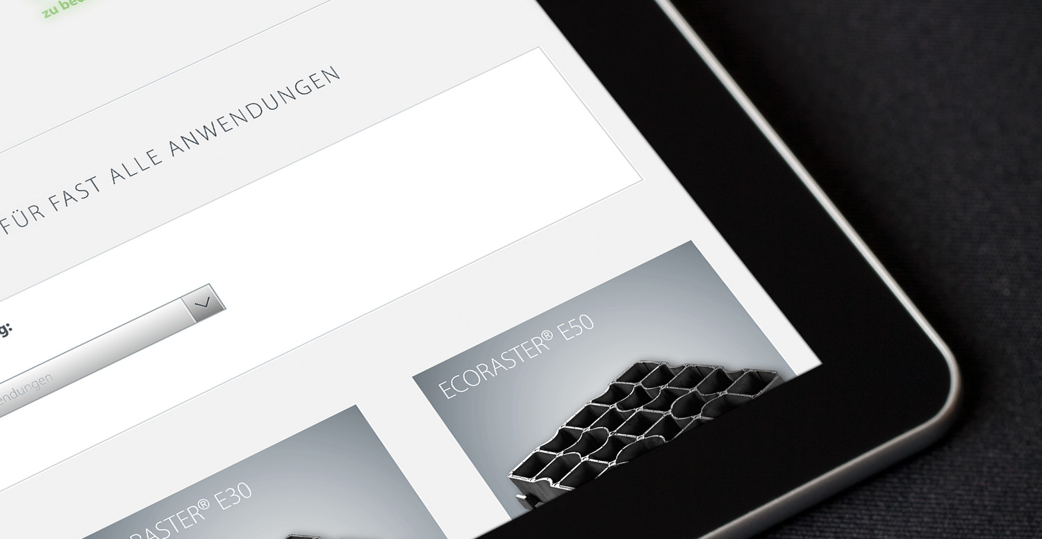 Detailaufnahme eines Ipads mit PURUS PLASTICS Webseite